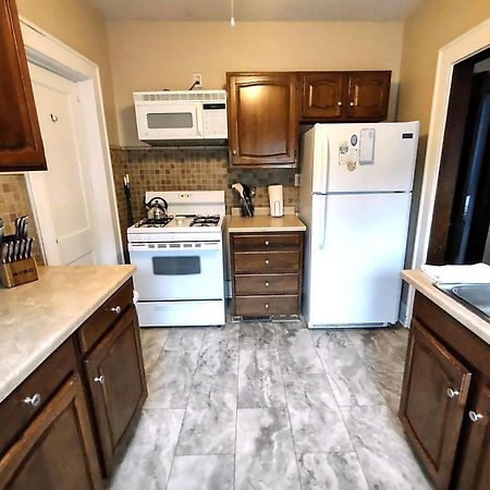 Spacious Frontier Park Apartment Erie Bagian luar foto