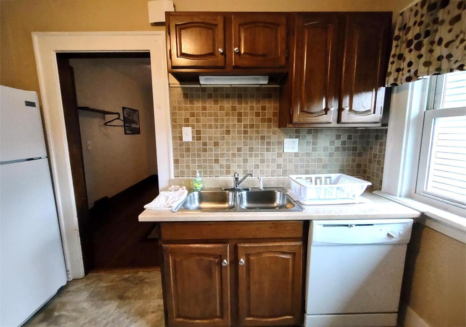 Spacious Frontier Park Apartment Erie Bagian luar foto
