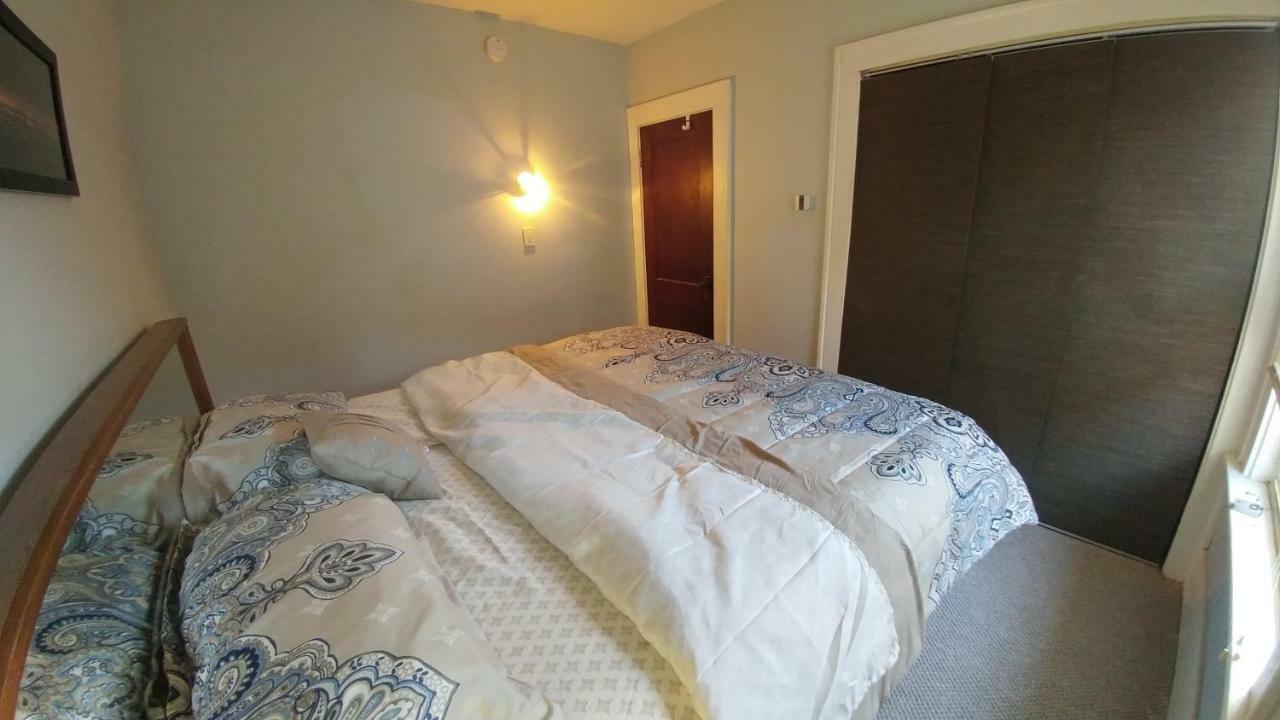 Spacious Frontier Park Apartment Erie Bagian luar foto