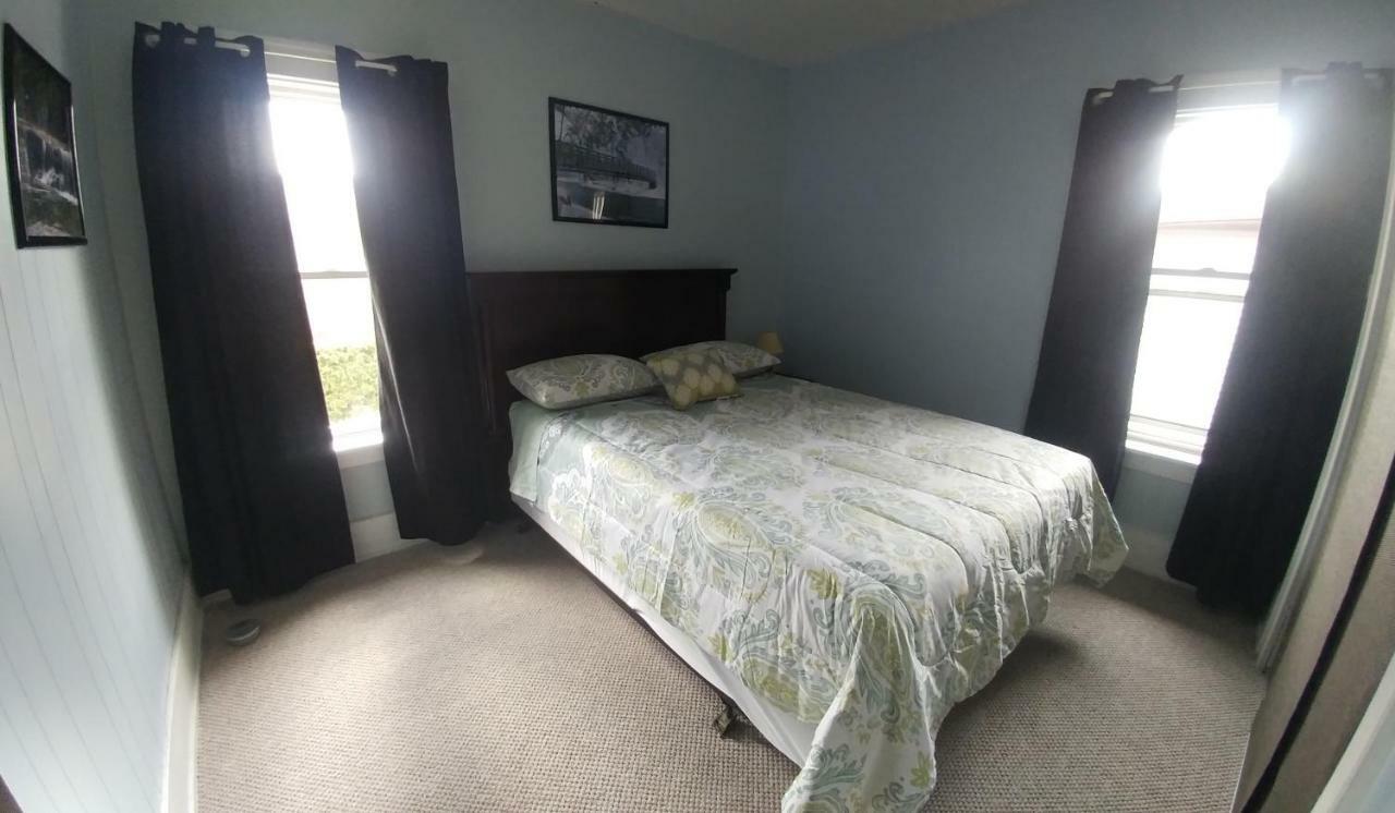Spacious Frontier Park Apartment Erie Bagian luar foto